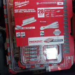 Milwaukee 28pc Socket Tool Set