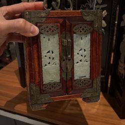 Beautiful Asian Chinese Vintage Jewelry Box With Ornate Carved Jade Or Onyx. Brass Fittings. Shanghai China. Excellent Condition. 