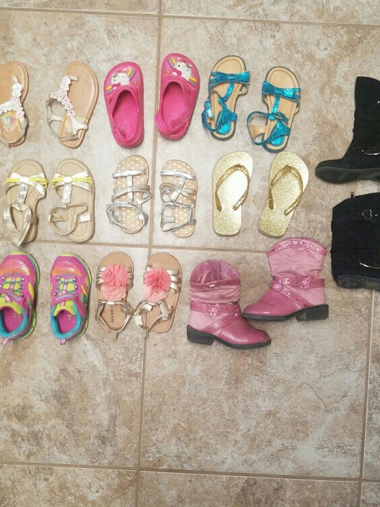 Size 8 Girls Lot Of Shoes Sandals Boots Tennies Great Mix And match