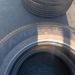 2 llantas 235 65 R17 Yokohama Avid S34