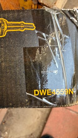 DeWALT grinder DWE4559N