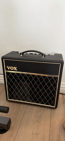 VOX Pathfinder 15R Guitar Amp + Foot-switch