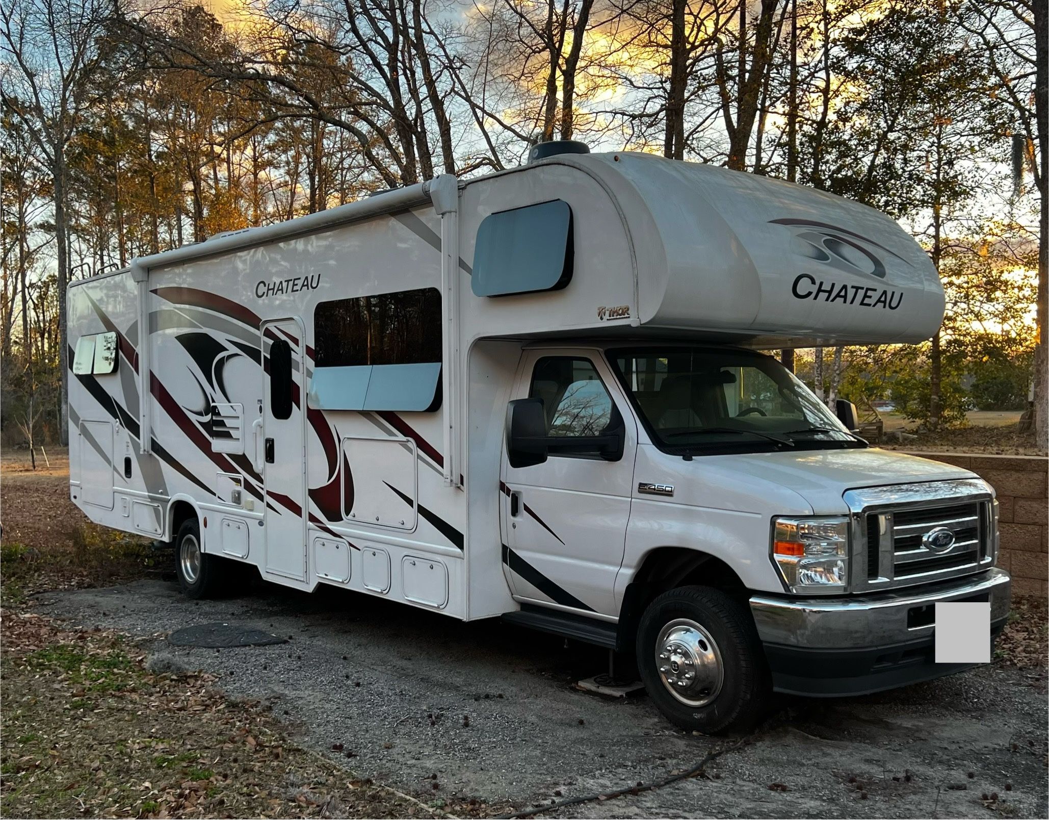 2022 Thor Motor Coach Chateau 31E