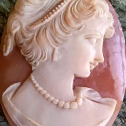 Rare Find, Vintage hand-carved shell Cameo