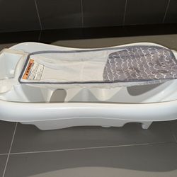 The First Years Sure Comfort Deluxe Newborn-to-Toddler Tub with Sling