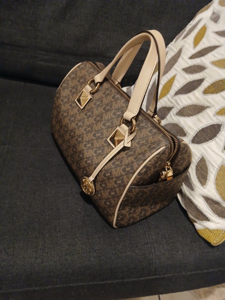 Michael Kors Crossbody Pursed
