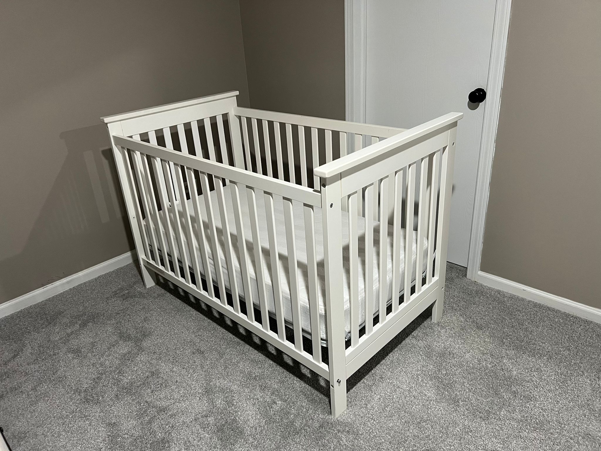 Baby Crib with a mattress