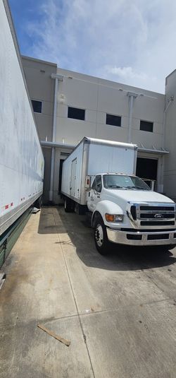 2013 Ford F750 BOX TRUCK 26ft
