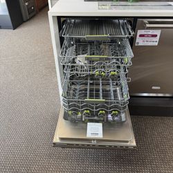 Cove Dishwasher With Stainless Steel Panel 