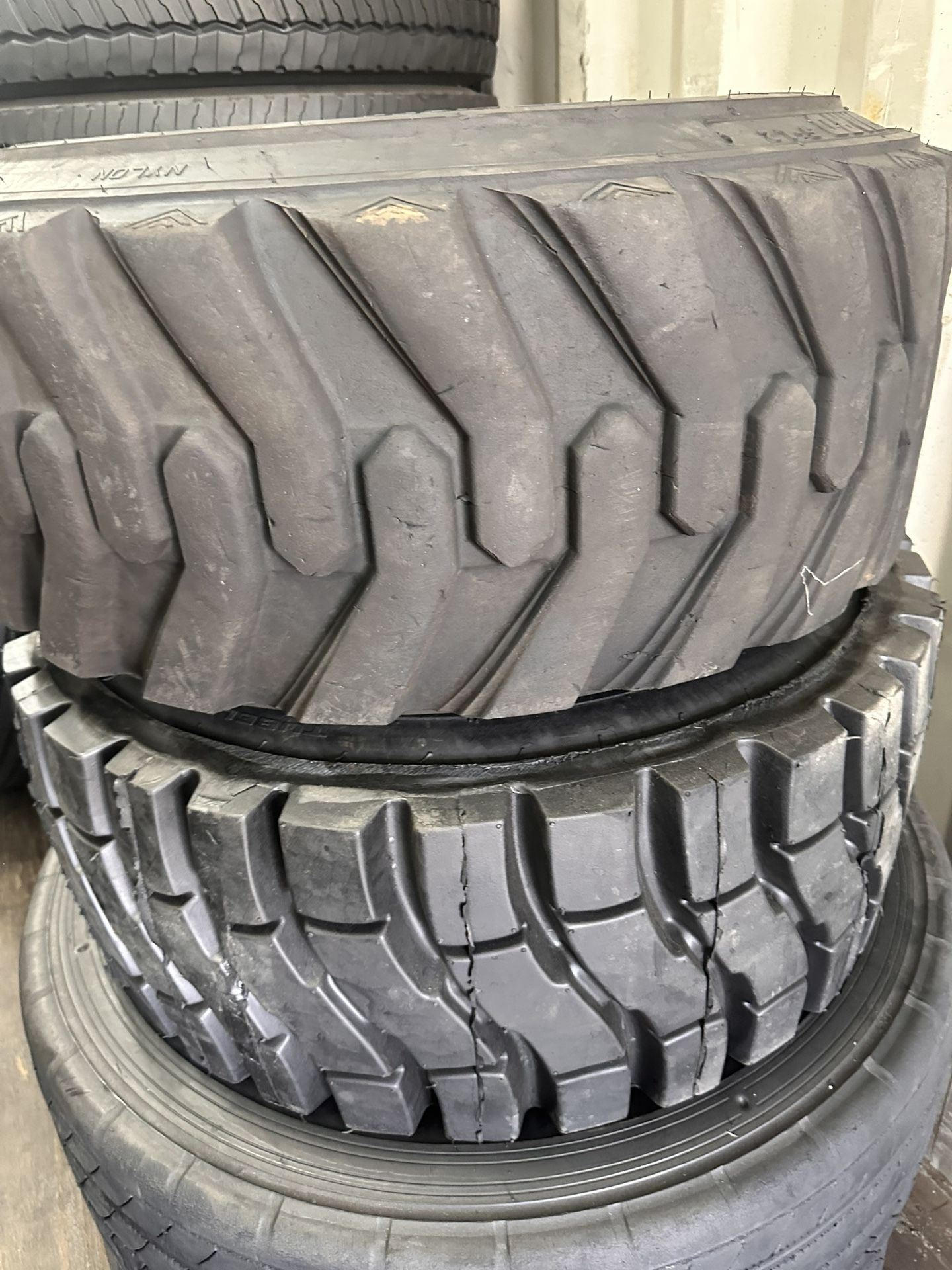 12-16.5 Bobcat Tire Tractor Tire