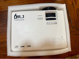 Projector with screen