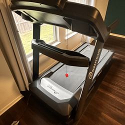 Nautilus T616 Treadmill