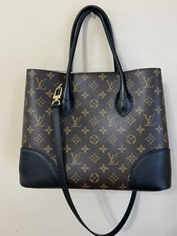 Louis Vuitton  Canvas Shoulder Bag (pre-owned) in Black