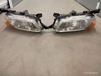 Set of headligts for the Toyota 4 Runner 2010 _ 2013
