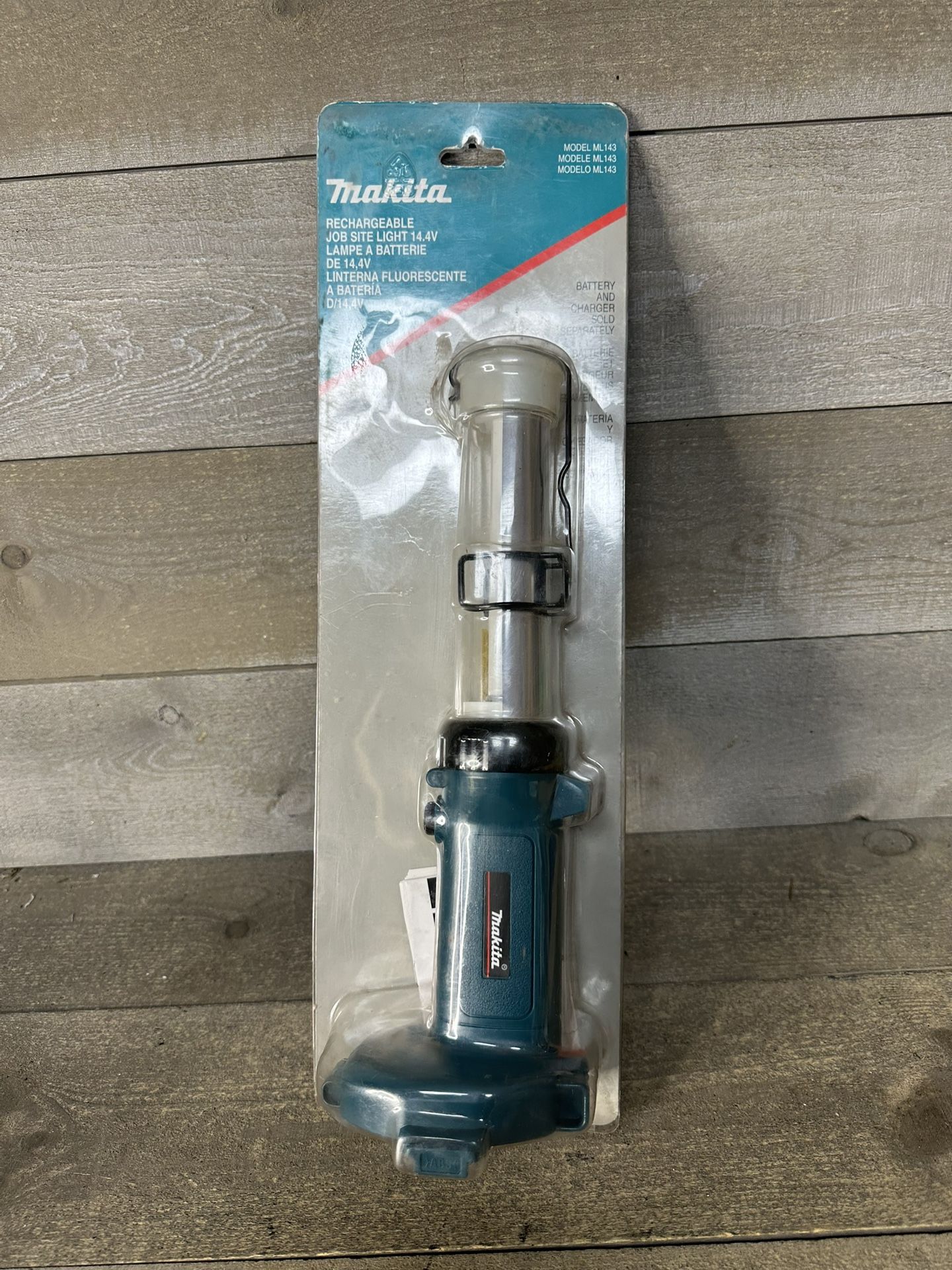 Makita 14.4 Volt Cordless Wide Illumination ML143 Flashlight New Open Box