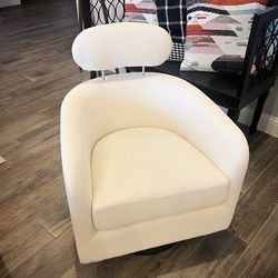 Brand New 360° Swivel Barrel Chair 