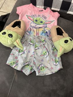 Baby Yoda Little Girl Pijamas Bundle With Slippers Size 4t