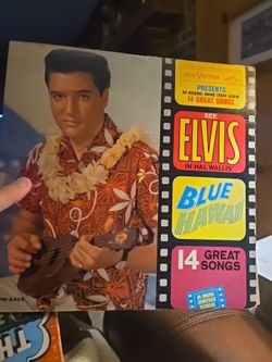 Vintage 1961 Elvis blue Hawaii album