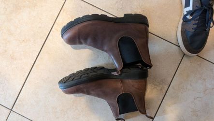 Gently used Blundstones for sale