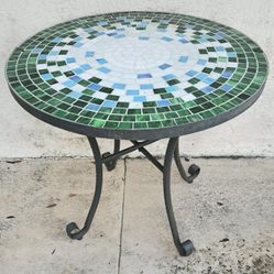 Round mosaic tile top patio table. * 30" wide × 28.5" high * Apopka Pick-Up*
