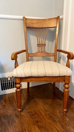 2 Dining Chairs $40