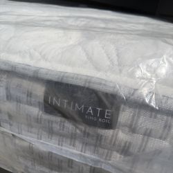 Queen Size Bed Mattress King Koil Intimate Extra Firm Tight Top Button Top Aireloom Kluft Hotel Collection Purple Restore Rejuvenate Stearns & Foster 