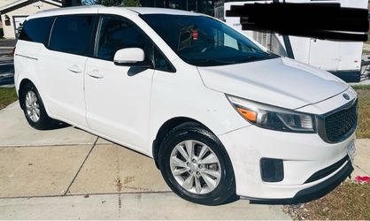 KIA SEDONA  2015