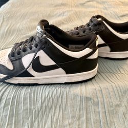 NIKE DUNK LOW PANDA