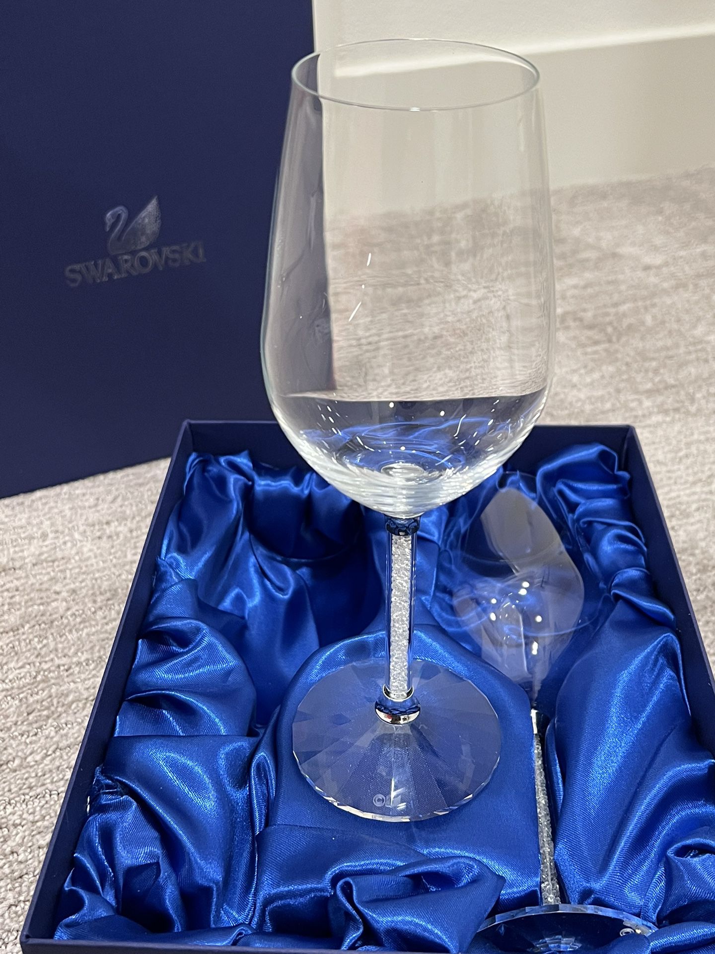 NEW SWAROVSKI CRYSTAL n WINE GLASSES SET OF 2 Gift Wedding