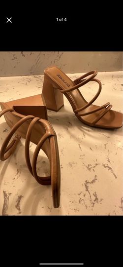 Tan Heels NEW Size 7