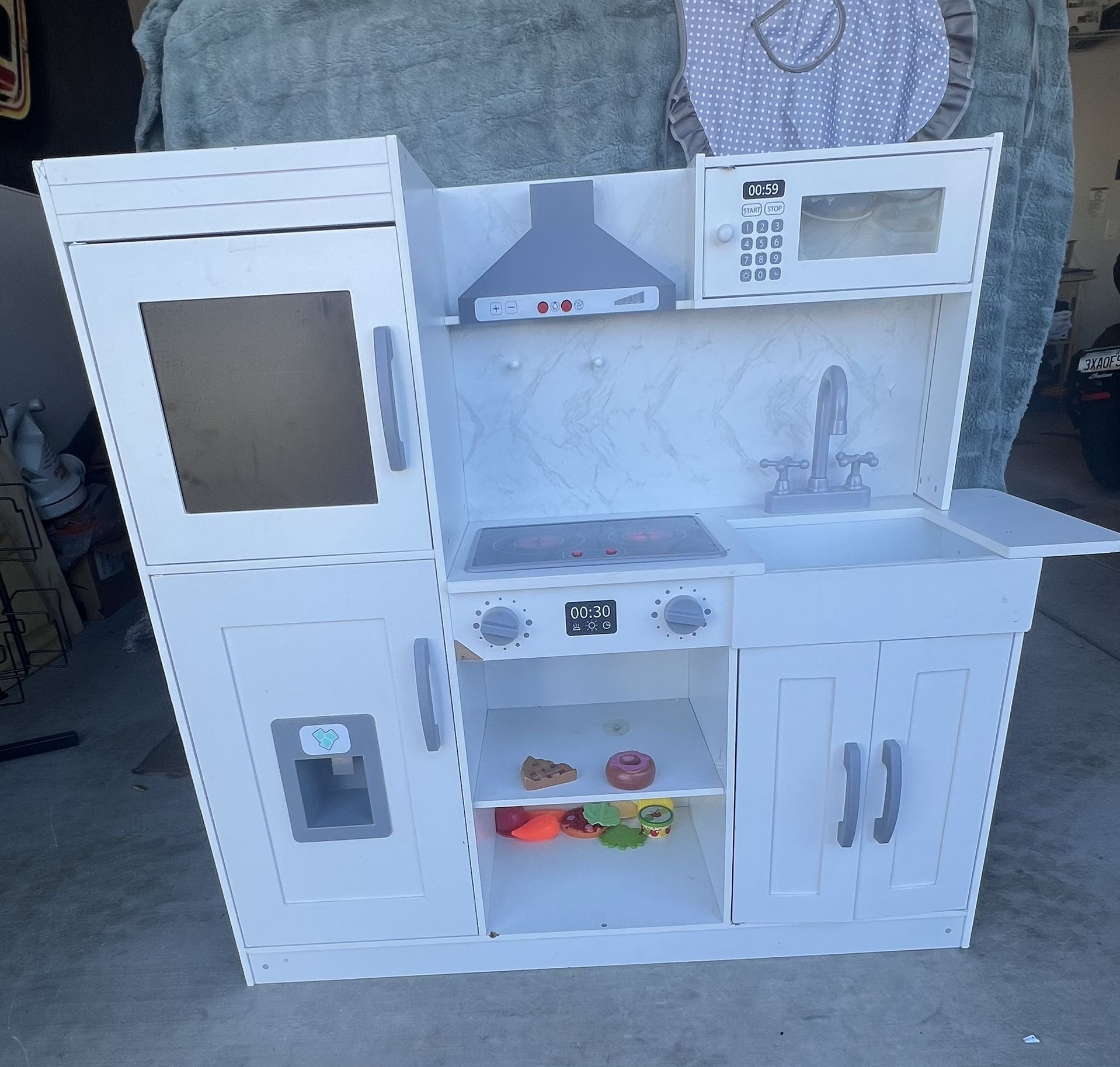 Full Mini Toy Kitchen 