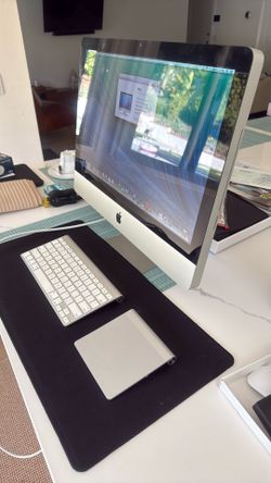 Apple Computer  Mac Desktop 