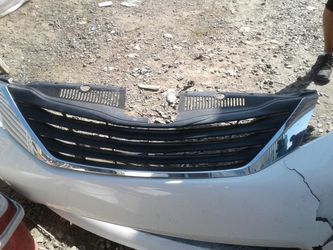 2017 Toyota sienna front grill