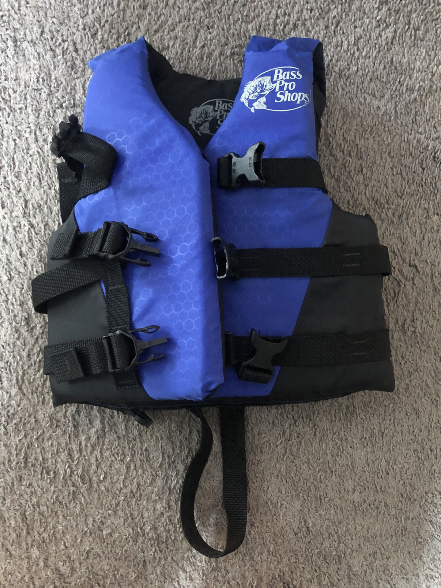 Bass pro discount shop life jackets