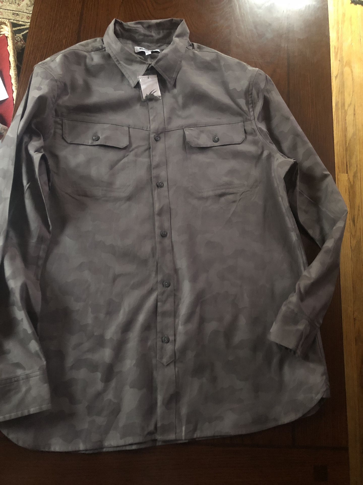 Brand new Men’s long sleeve gray camo shirt sz L