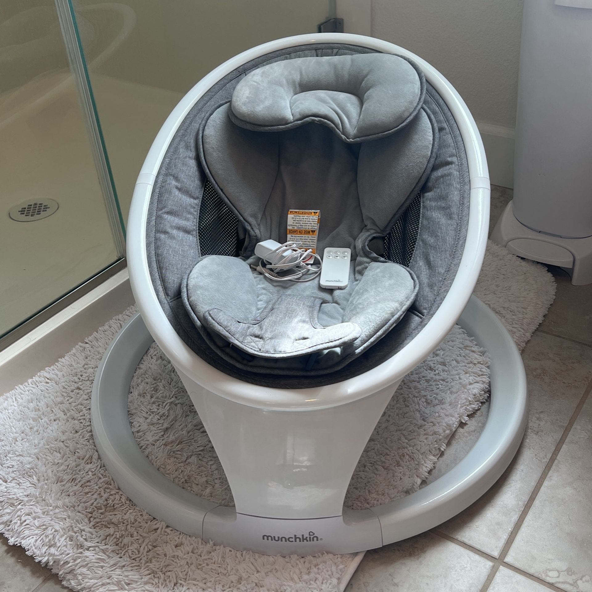 $140 OBO Munchkin Baby Swing And Sway With Lullabies