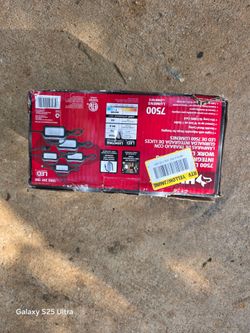 Husky string light new $50 Price FIRM// Nueva PRECIO FIRME $50