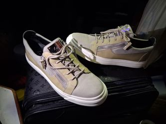 Giuseppe Zanotti London Low Top sneakers in Ivory Patent & Nubuck