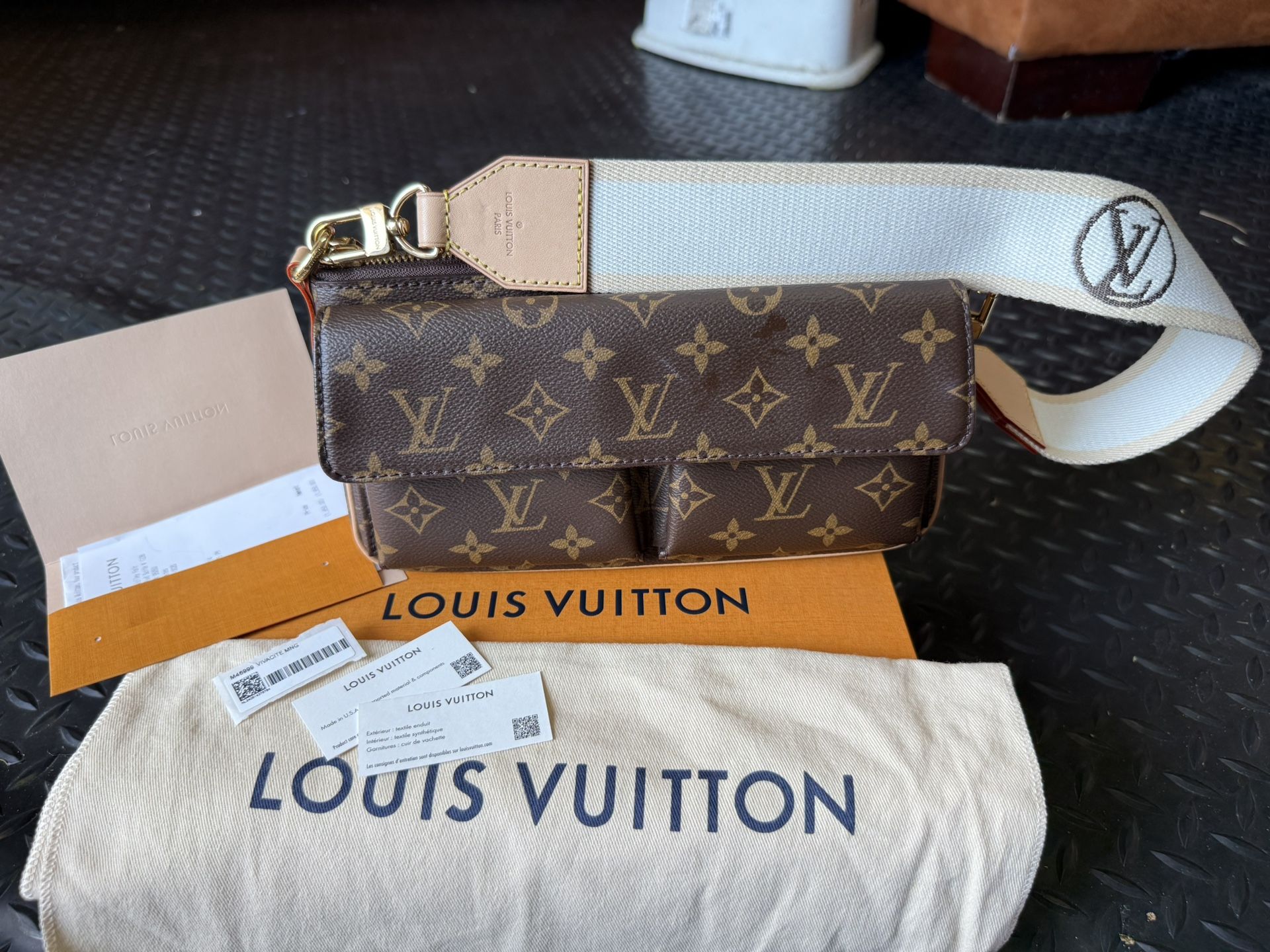 Louis Vuitton LV Monogram Viva-Cité 2024