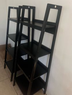 Standing shelves