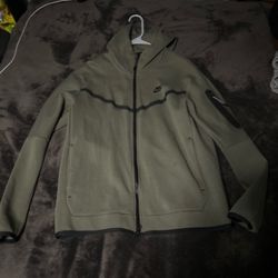 Nike tech fleece ‘olive’