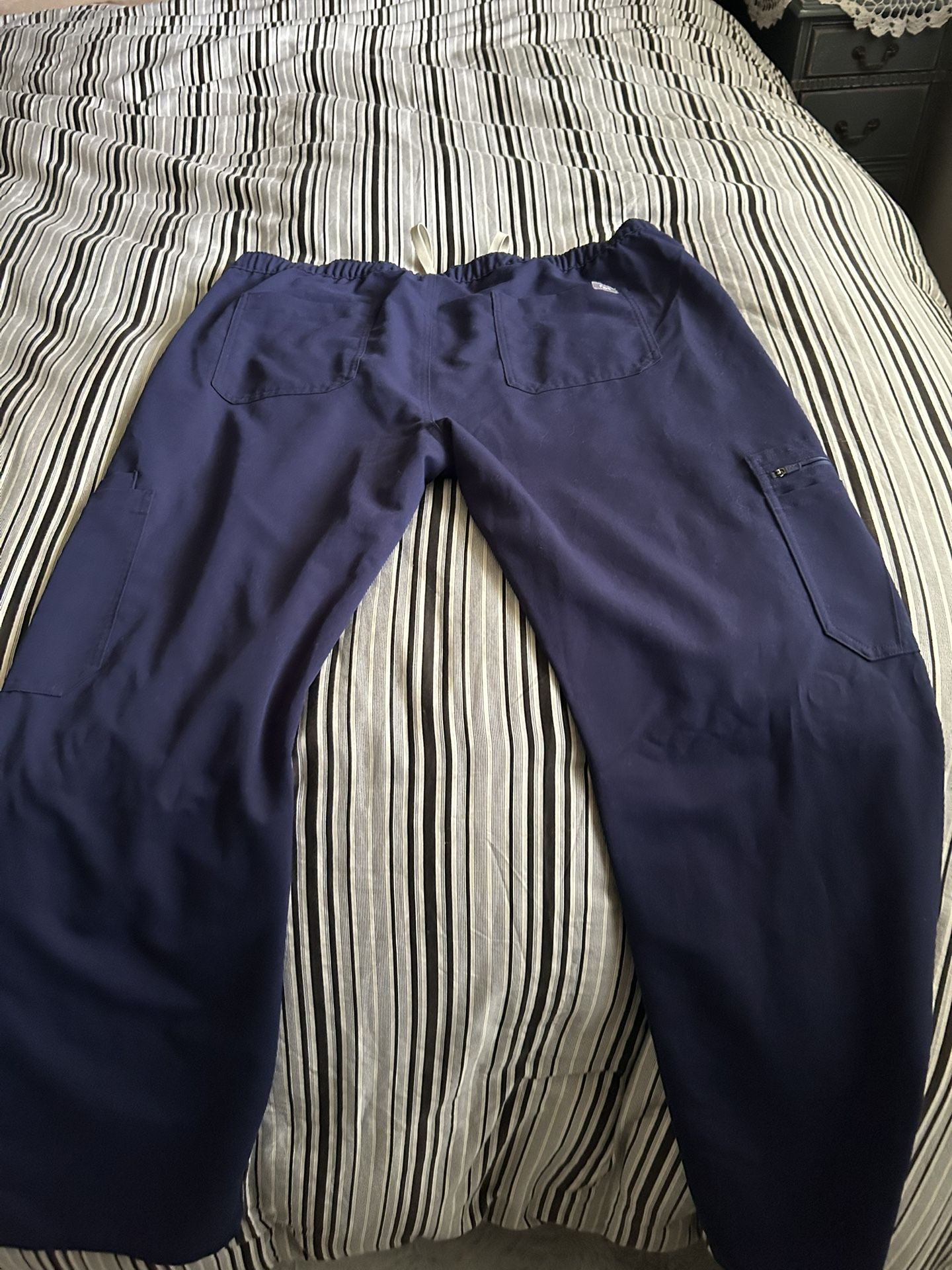 figs pants size xxl