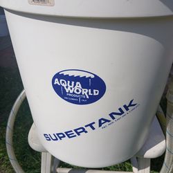 Aqua World Livewell 8 gallon bait tank never used