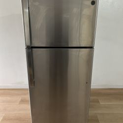 GE Refrigerator 