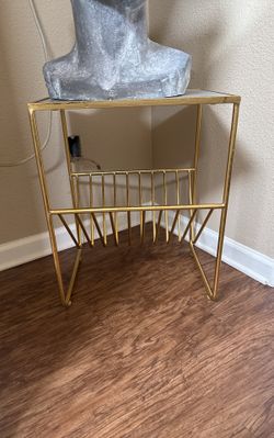 Wine Holder With Glass