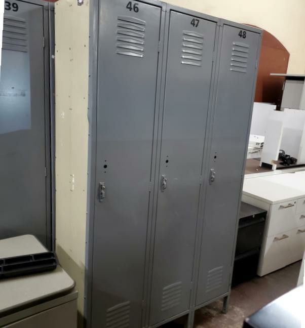 * * FULL SIZE LOCKERS * * can deliver