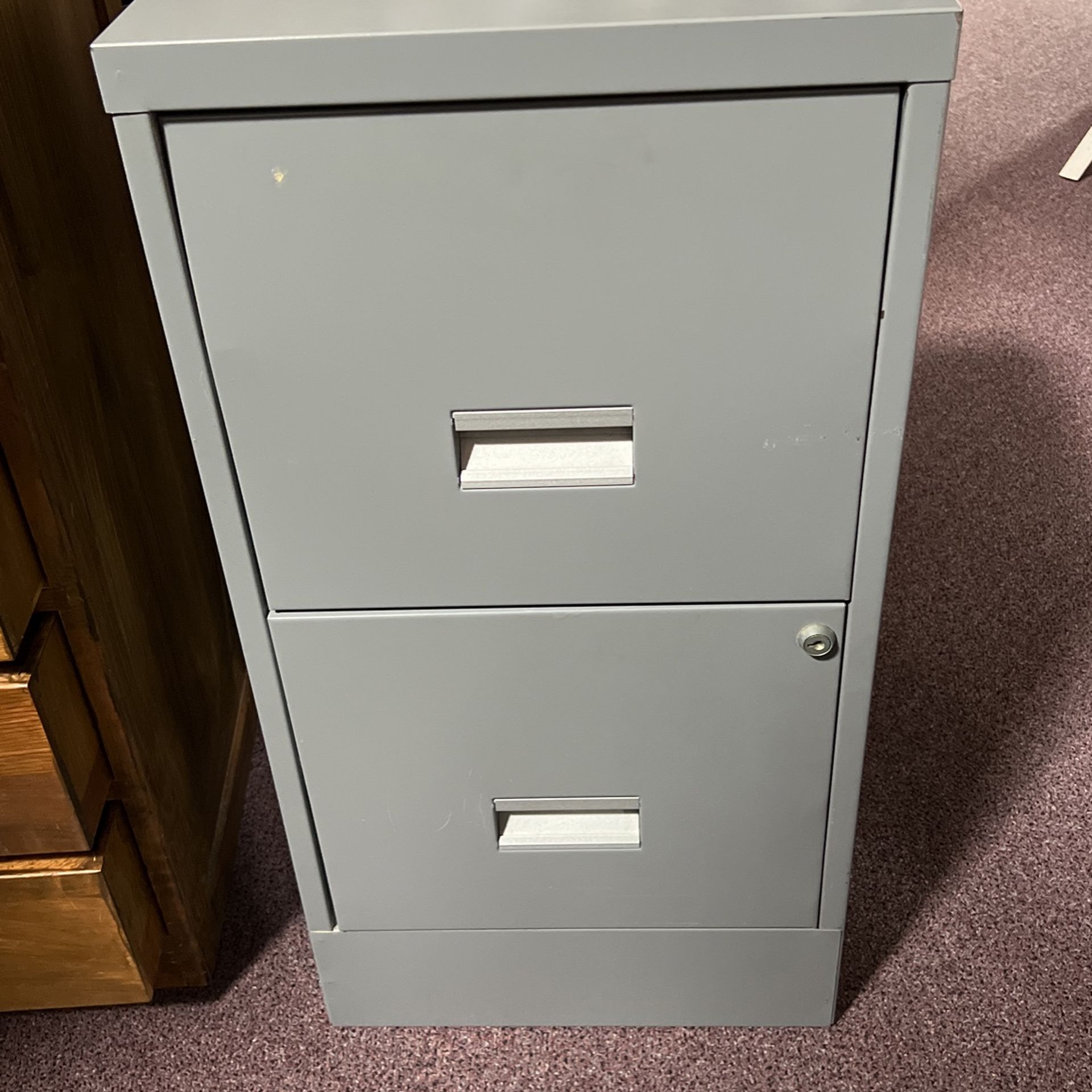 File cabinet 