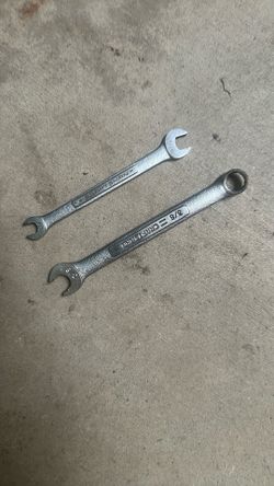 Craftsman Meeting In USA Wrench’s Two, 1/4x5/16 Open End And A 3/8 Open/Box. 