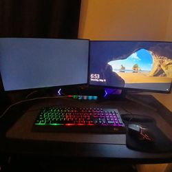 Gaming PC include 2 Samsung Monitors With Speakers, Mouse And Keyboard