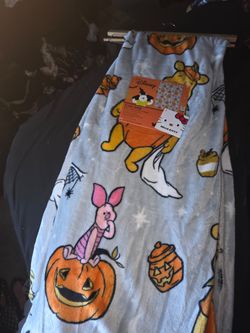 Winnie The Pooh Halloween Blanket 🎃